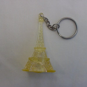 Vintage Plastic Eiffel Tower Key Chain  19 - 461