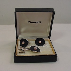 Vintage Pioneer Faux Pearl Cuff Link & Tie Bar Set in Original Box 19 ...