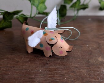 Polka-dot molded leather flying pig rearview mirror car charm