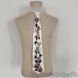 Wild Flower Wedding Necktie, Burgundy Floral Ties for Men,Forest Wedding Necktie,Floral Embroidered Ties, Groomsmen Tie, Prom tie, Groom tie