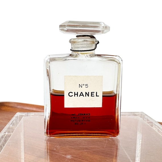 Chanel no 5 red square hotsell