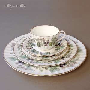 Worcester Lavinia - Etsy