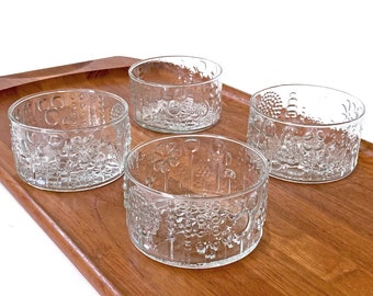 Iittala Arabia Flora Bowls Set of 4 by Oiva Topikka for Nuutajarvi Notsjo Iittala