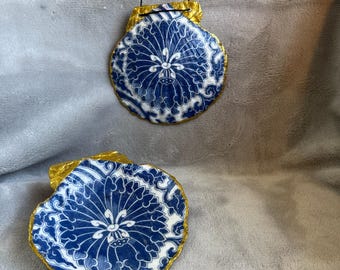 Handgefertigte Jakobsmuscheln und Ring / Schmuckschale von Camino Pilgrim Andenken - Blaue Fliese