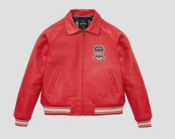 Chaqueta universitaria de cuero rojo Avirex con bandera estadounidense vintage y abrigo estilo hip hop.