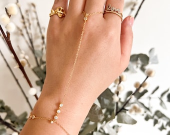 Love 18K Yellow Gold Hand Chain Bracelet – Dainty, Delicate Hand Chain, Boho Jewellery for Women, Modern & Classy Hand Jewelry, Gift for Her