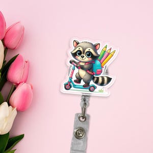 Bobine d'insigne de trottinette raton laveur, joli porte-carte d'identité pour enseignant, pince à crayon animal, cadeau de rentrée pour éducateurs, accessoire de tour de cou pour le personnel