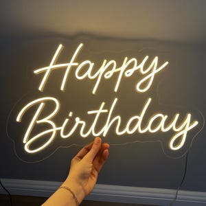 Personalisierte Geburtstags-Neon-Zeichen, benutzerdefinierte Geburtstags-Neon-Dekor, Geburtstags-Neonlichter, Nachname-Neon-Schild, Neon-Namensschild, LED-Neon-Schilder