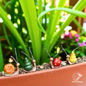 4 piece set Garden Snail Statue, Resin Garden Ornament, Mini Figurines, Pot Decoration