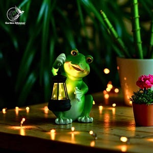 Solar Powered Mini Frog Garden Statue, Solar Figurine, Resin Garden Ornament, Outdoor Ornament