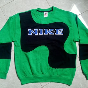 Nike vintage reworked embroidered unisex sweatshirt size M