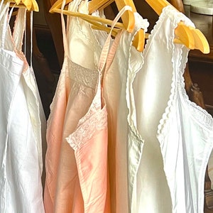 Caracos, robes nuisettes et robes d&#39;été vintage en lin et coton faits main, France