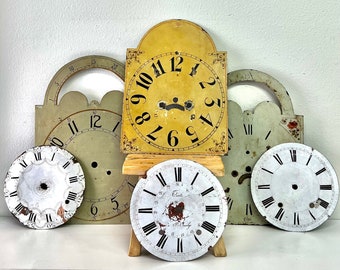 Collection exquise de cadrans d'horloge anciens français et anglais