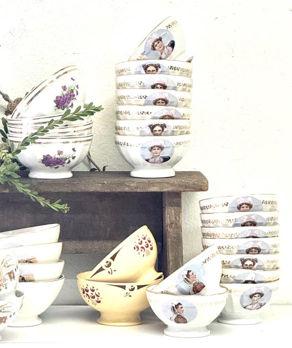 Set mit zwei Vintage französischen Cafe au Lait Tassen, Provence Bistro