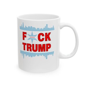 反トランプ陶器マグカップ：シカゴ政治声明カップ