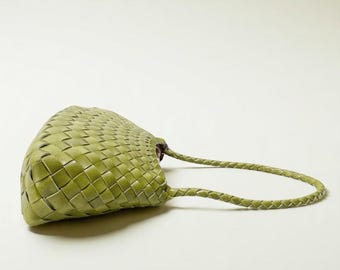 Green Woven Leather Shoulder Bag – Trendy Baguette Purse, Boho Crossbody Style, Minimalist Clutch, Unique Gift for Her