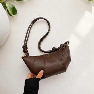 Leder Sling Bag, Crossbody Bag, Travel Essentials Bag, Brautjungfer Tasche, Freundin Geschenk, Geschenk für Sie