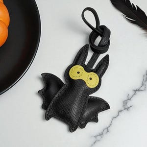 Leather Bat Keychain: Gothic Halloween Bag Charm