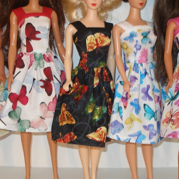 Ropa de muñeca de moda de 11,5" hecha a mano - Tú eliges: elige 1 vestido con estampado de mariposas