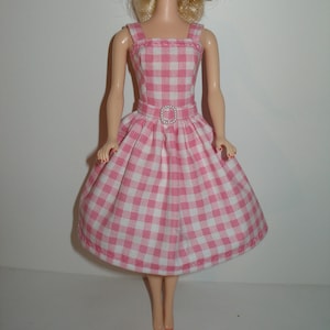 barbie movie pink checkered dress Barbie Pink and White Gingham Plaid Dress, Margot Robbie Movie 6 Piece  Outfit for Adult Halloween Costume