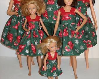 Ropa de muñeca de moda hecha a mano: conjunto de 4 hermanas de muñeca de moda, vestidos festivos con estampado de bastón de caramelo verde.