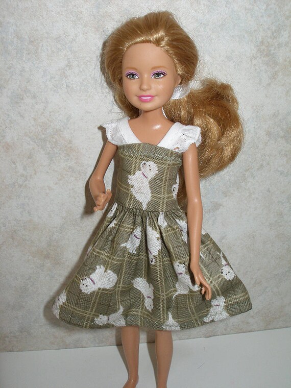Poupée à la main de mode de vêtements pour Barbie et ses soeurs , 4 mode poupée