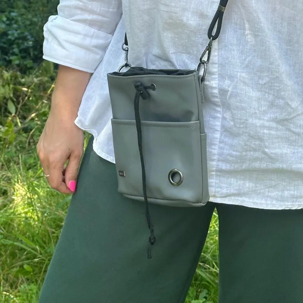 Hundeleckerli-Tasche Mit Kotbeutelspender - 3 Taschen, Recyceltes Material, Schwarz