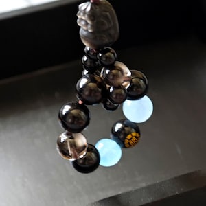 Juego de llaveros de energía acuática de los cinco elementos forjados a mano: obsidiana, aguamarina, guardianes de la riqueza con detalles de obsidiana con brillo dorado y dije bohemio.