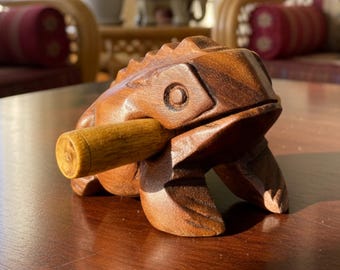 Instrument de musique grenouille en bois sculpté à la main : coassement Guiro jouet