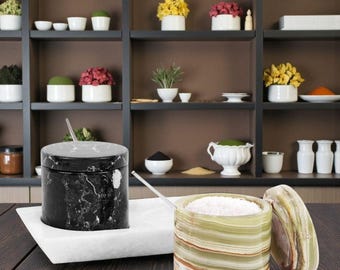 Salero de mármol con tapa, bandeja de 7,6 cm, color negro y verde, hecho a mano, para encimera de cocina. Juego de 2 tarros para condimentos y recipiente para sal de mesa.