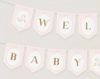 Puede incluir: Bandera de gingham rosa y blanco con las palabras "Bienvenido Bebé" en letras doradas. Cada letra está en una bandera separada con un borde blanco festoneado y un lazo rosa.