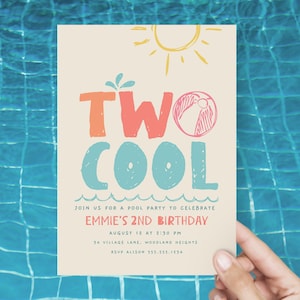 クールなプールパーティー招待状2枚、女の子の2歳の誕生日パーティー招待状、夏の2歳の誕生日パーティー招待状テンプレート、編集可能な水泳パーティー招待状B761
