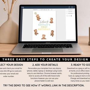 Puede incluir: Una pantalla de computadora port&aacute;til que muestra una plantilla de dise&ntilde;o digital para una invitaci&oacute;n de cumplea&ntilde;os. La plantilla presenta un fondo azul claro con osos marrones y el texto "Bienvenido a Bentley's First Birthday". La pantalla tambi&eacute;n muestra tres pasos f&aacute;ciles para crear tu propio dise&ntilde;o.