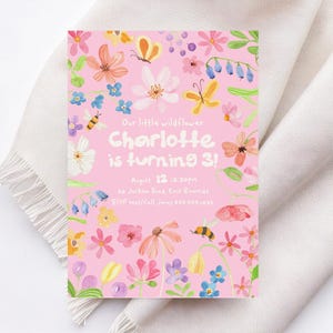Faire-part d'anniversaire de fille de printemps, invitation de fête d'anniversaire de fleurs sauvages, modèle d'invitation d'anniversaire de fille de fleur de fleur, invitation de garden-party B978