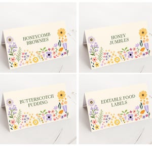 Puede incluir: Cuatro etiquetas de alimentos imprimibles con un borde floral. Las etiquetas dicen "Honeycomb Brownies", "Honey Jumbles", "Butterscotch Pudding" y "Etiquetas de alimentos editables".
