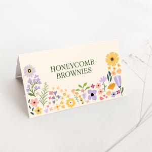 Etiquetas de comida de aniversário de abelha, cartões de lugar do primeiro dia da abelha, tendas de comida para o primeiro aniversário de menina, etiqueta de bufê para impressão, decoração de aniversário de flores silvestres B935