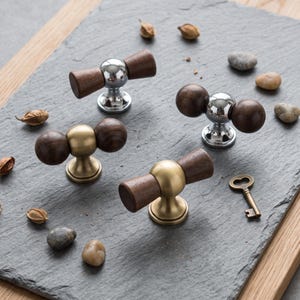Houten accentkastknoppen, ladehandgrepen, meubelbeslag uit het midden van de vorige eeuw, walnoothouten handgrepen, moderne keukenkastknoppen, unieke kastdecoratie