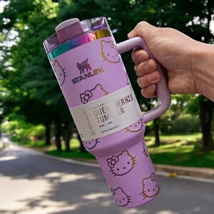 Taza Stanley personalizada de Hello Kitty de 40 oz: un bonito regalo para estudiantes, taza portátil para coche, un bonito regalo para ella, vaso de Hello Kitty, regalo para niños.