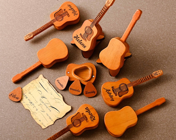 Personalized acoustic guitar pick case. Suitable as a gift for Father's Day, birthdays, or Groomsman.