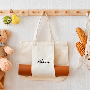 Personalized yoga mat bag. Gifts suitable for fitness enthusiasts and bridesmaids