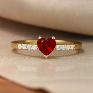Herz Rubin Ring Vergoldetes 925 Silber, Labor Diamant Ring, Juli Geburtsstein Geschenk für Sie