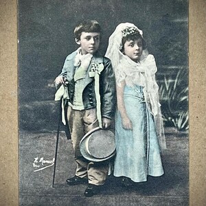 Antike Kinderhochzeitsfoto-ausländische Postkarte, Anfang 1900, Tom-Daumen-Festzugs-Hochzeit, RPPC, ein seltener Fund