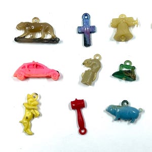 Vintage Gumball Machine - Cracker Jack Toy Prize Assortment, Group Of 15, Celluloid Plastic Charms, Collectible, Craft Supply, (B)