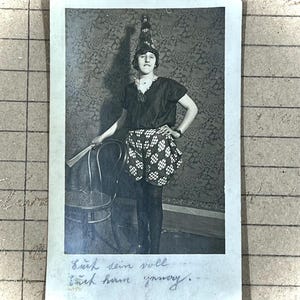 Fotografía antigua original, única y rara, etapa temprana, posible postal fotográfica de artista drag, imágenes de ayer, material para manualidades