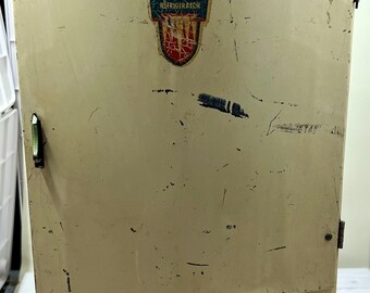 Vintage 1950's Wolverine Litho Tin Toy Polar Refrigerator Icebox