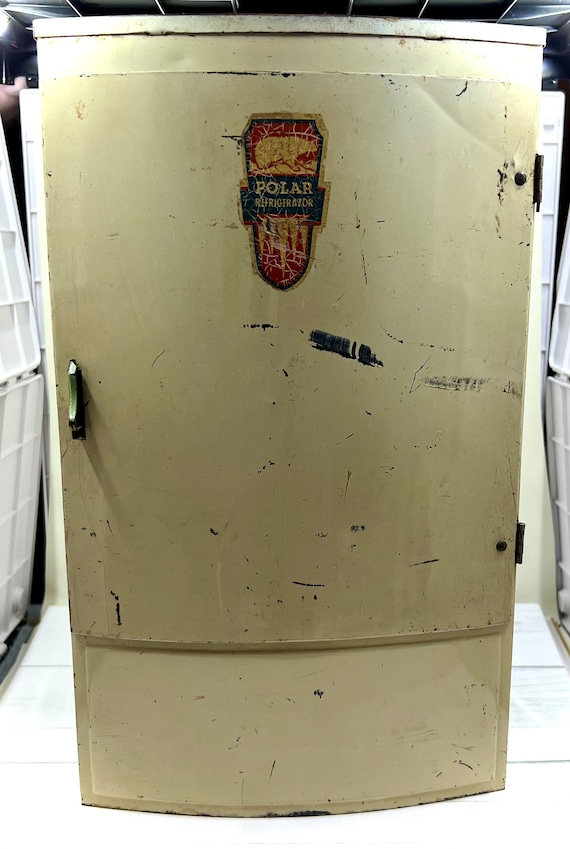 置物 #50s60sMichelindollwithvintagesweatshirt Vintage 1950's Wolverine Litho Tin Toy Polar Refrigerator Icebox