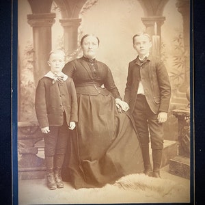 Fotografía antigua original de familia de madre e hijos, tarjeta de gabinete, imágenes de ayer, c1900, suministros para manualidades
