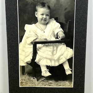 Fotografía antigua original de un niño, tarjeta de gabinete, imágenes de ayer, c. 1900, fotografía coleccionable, material para manualidades