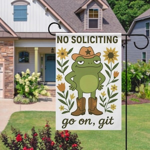 Funny No Soliciting Garden Flag, Funny No Soliciting Flag, Frog No Soliciting Flag, Cowboy Frog Yard Sign,No Solicitors Outdoor Flag 12“x18”