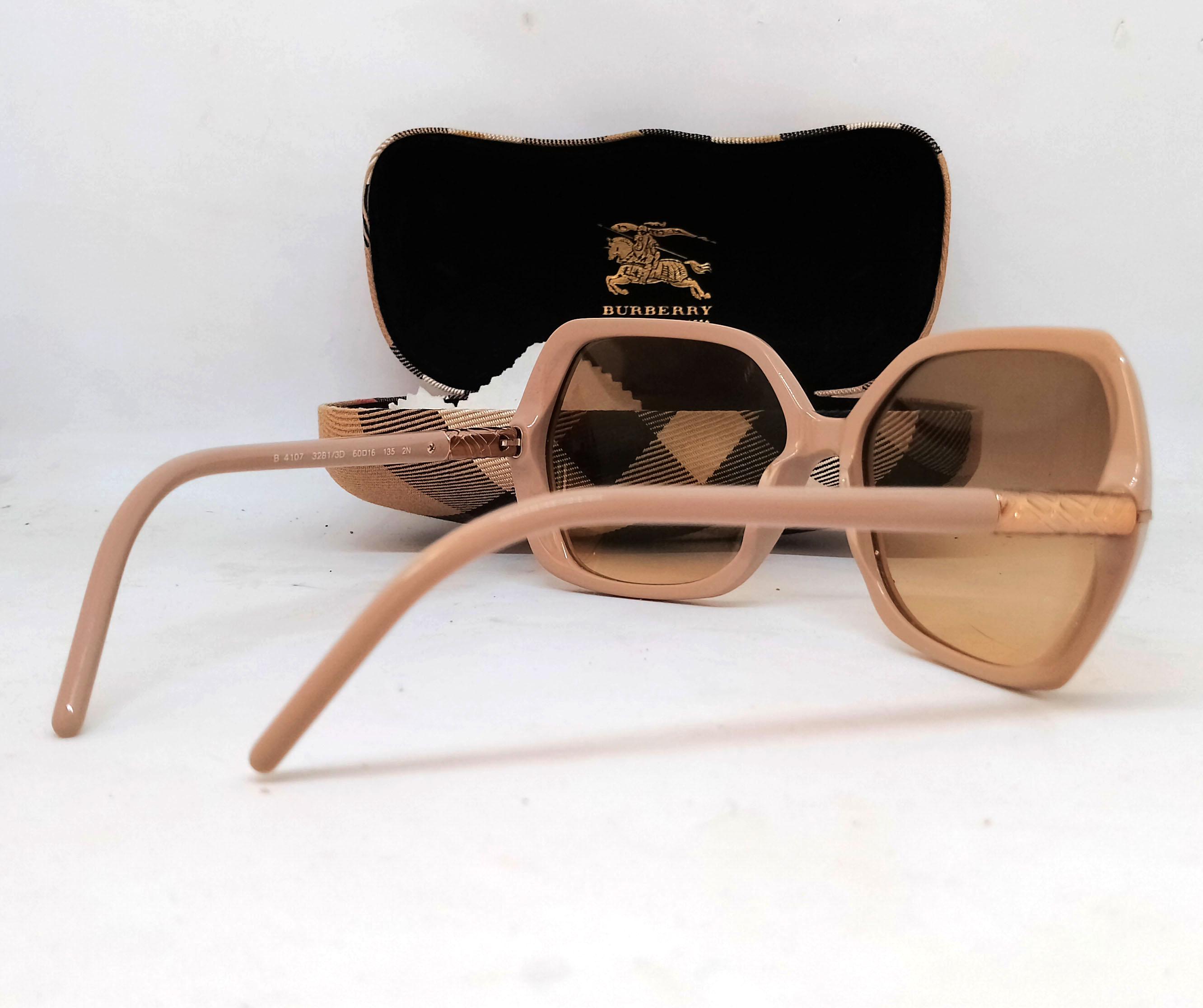 Burberry Sunglasses B 4107 3281/3D Italy 60-16-135 Burberry Sunglasses B 4107 3281/3D Italy 60-16-135 – GlassesEtc main image 3